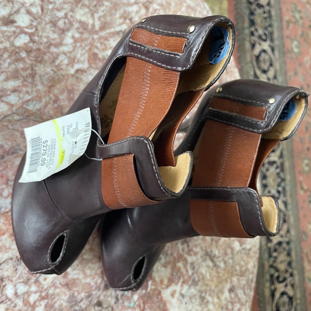 L.A.M.B. brown leather booties, NWT, mint condition, US7.5M (9" sole-may fit 7)